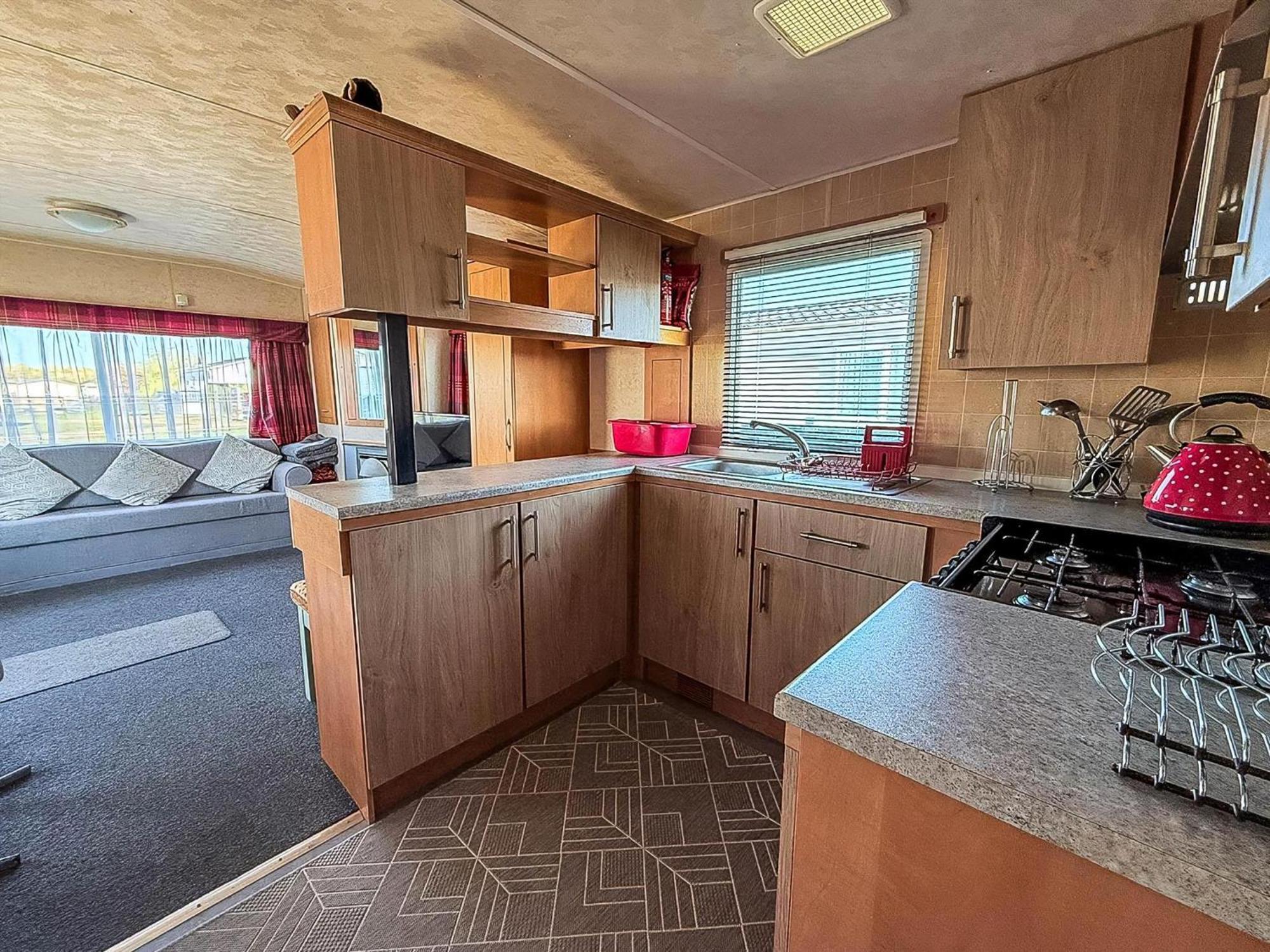 Great 6 Berth Caravan With Side Decking In Ref 21054a Campsite Heacham